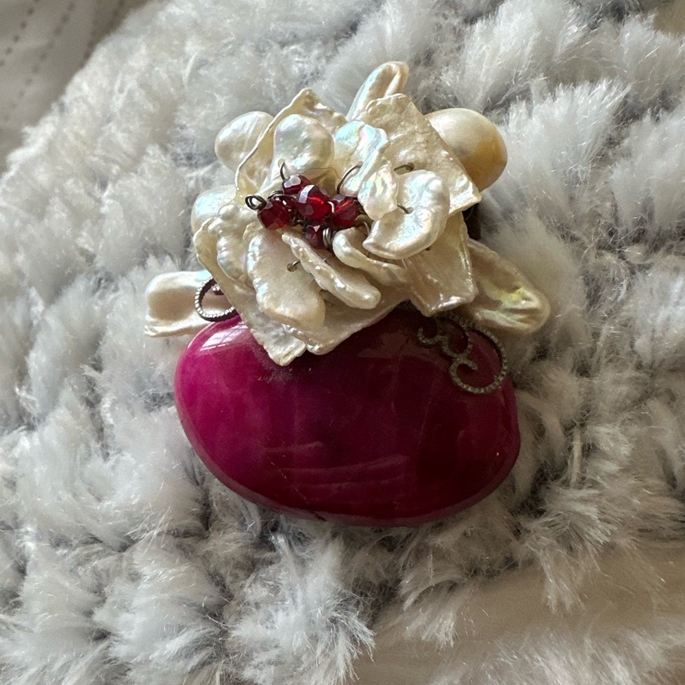 Rhodonite Agate Stone Pink Fuchsia Brooch Pendant Mother of Pearl Petals Beads